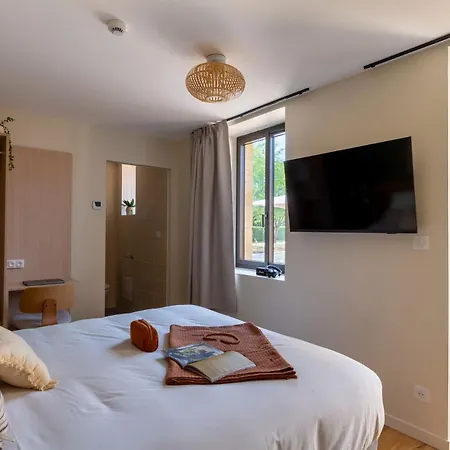 Domaine De L'oustal بيت للعطل